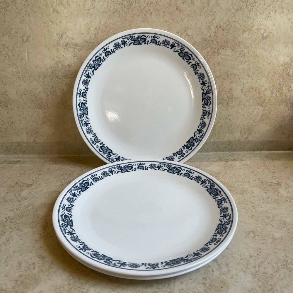 Set of 4 Corelle Old Town Blue Dinner Plates